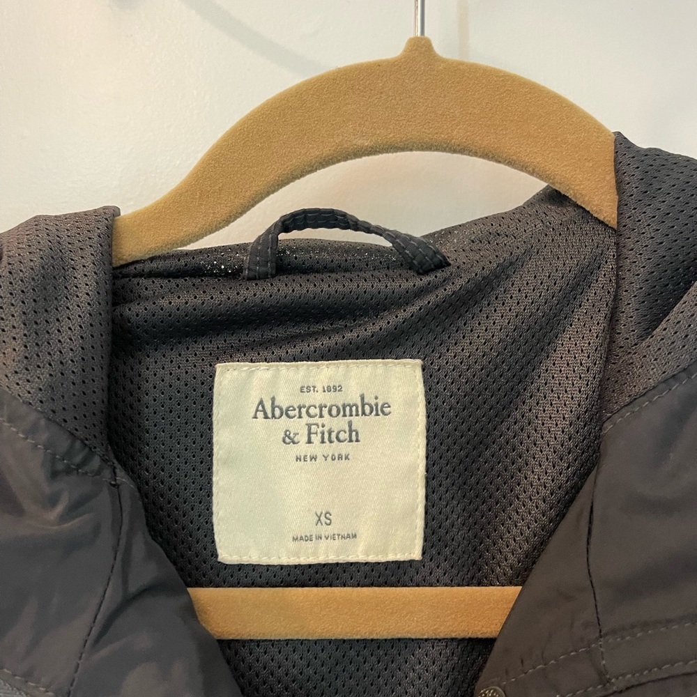 Hooded Rain Jacket W/Multiple Pockets - image 5